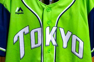 ユニフォーム(つば九郎、おまけ付き) つば九郎 つばみ ヤクルトスワローズ クルーユニフォーム XL