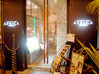 サッカー好きスタッフの情熱が大型レストランをスポーツカフェに