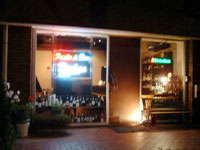 フラっと立寄りたい、そんな府中の隠れ家レストランバー。