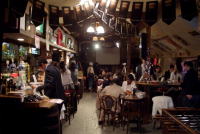 This is an Irish pub in Jiyugaoka where you can relax in the comfortable space.