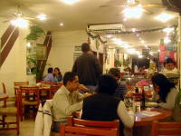 ドリンクもフードも品揃え豊富な、街の中心にある利用価値バツグンのカフェ