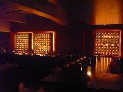 Watch luxurious adult sports in the spacious space.