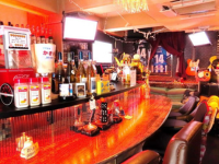 翌朝8時まで営業で深夜スポーツも楽しめる！スポーツバー おでんと生ハム『FRIEND VILLAGE』が選ばれる5つの理由