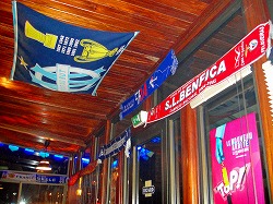 コートジボアールの「フランス競技場」でビールを片手に生観戦！？