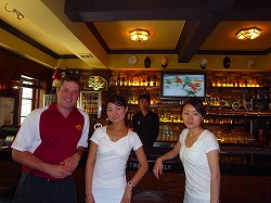 A famous restaurant that won the best sports bar award in Shanghai. Currently operates three stores.