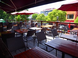 a family sports bar popular in the hottest district of restaurants