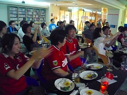 It is close to Komaba Racecourse. A cafe with a homey atmosphere where local Urawa sapos gather