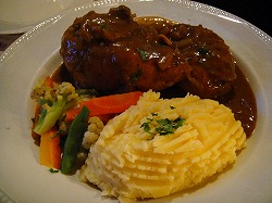 ガーナの首都アクラで堪能するアイリッシュパブ