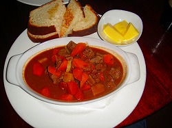 ケープタウンの目抜き通りで本格派アイリッシュ料理を！