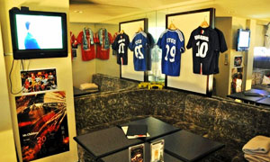 Place of recreation for soccer and Mr. fans "Replay"