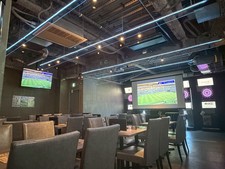 BUZZ darts&sports 恵比寿東口店(Sports Bar & Darts – BUZZ darts&sports Ebisu East)
