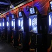 ダイニングダーツバーBee 上野店